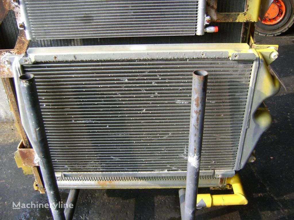 radiátor pro bagru New Holland E 385