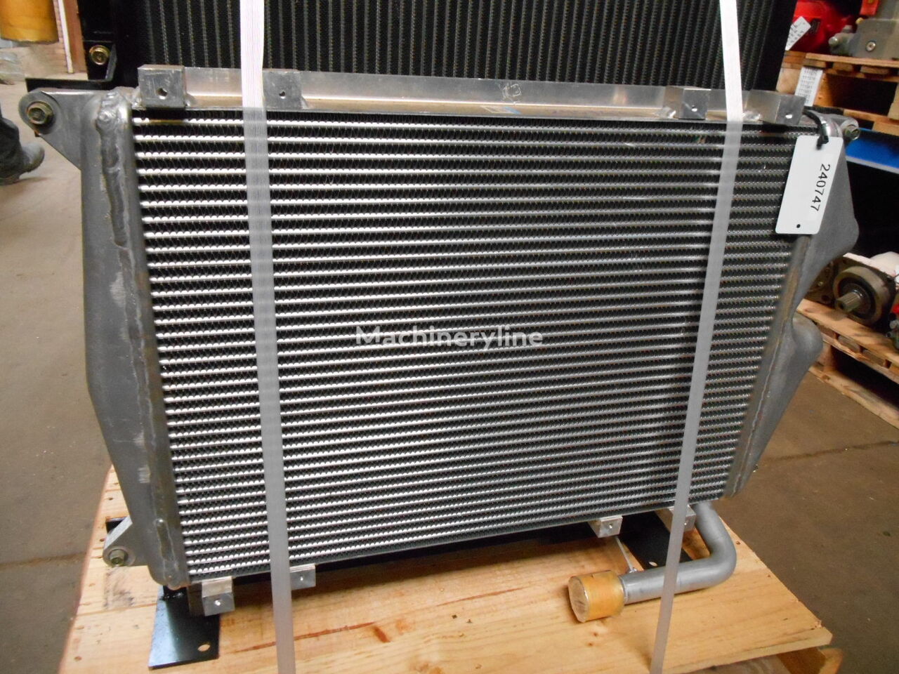 radiátor New Holland 1056-119-1000-A ME219040 pro bagru New Holland Kobelco RH9.6