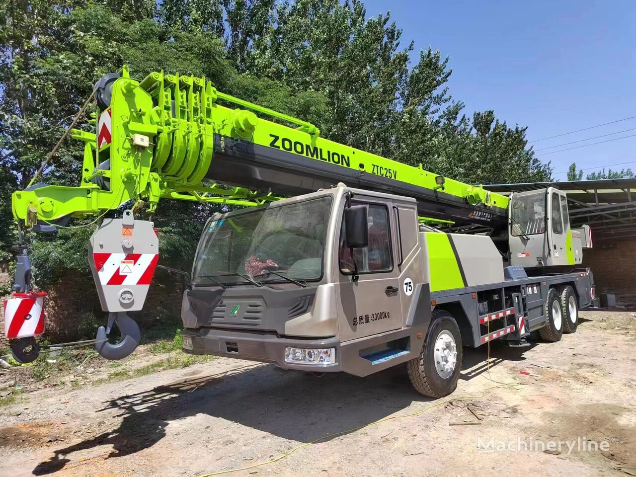 autojeřáb Zoomlion Zoomlion ZTC25V 25 ton used hydraulic mounted mobile truck crane