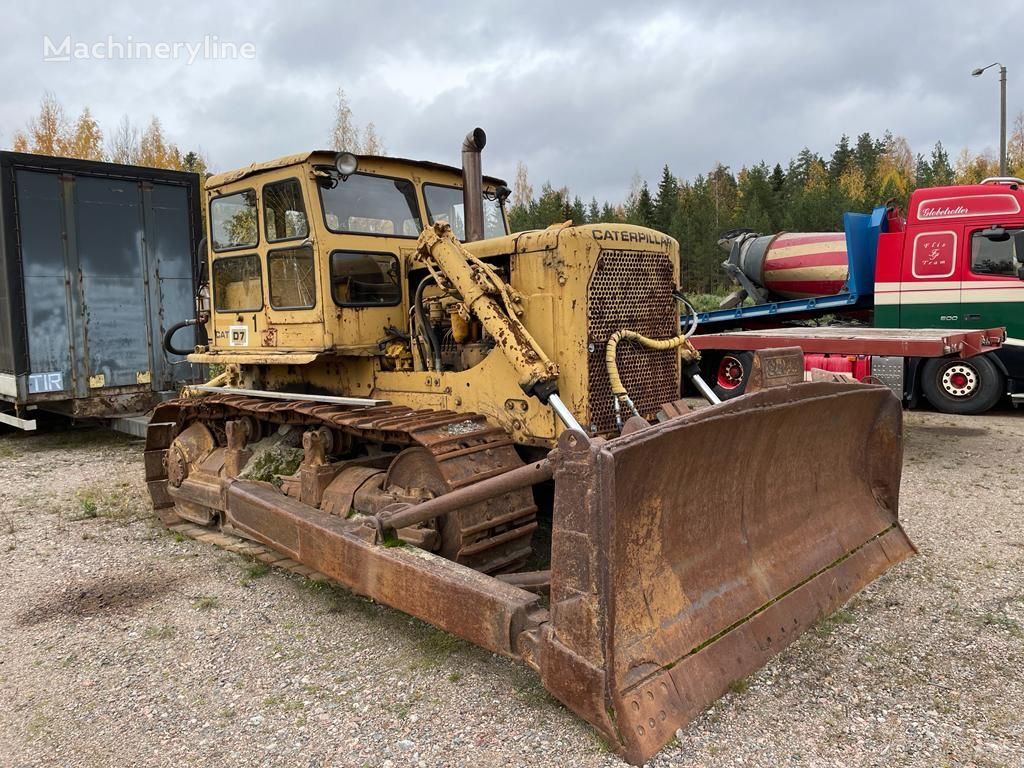 buldozer Caterpillar D7E with riper