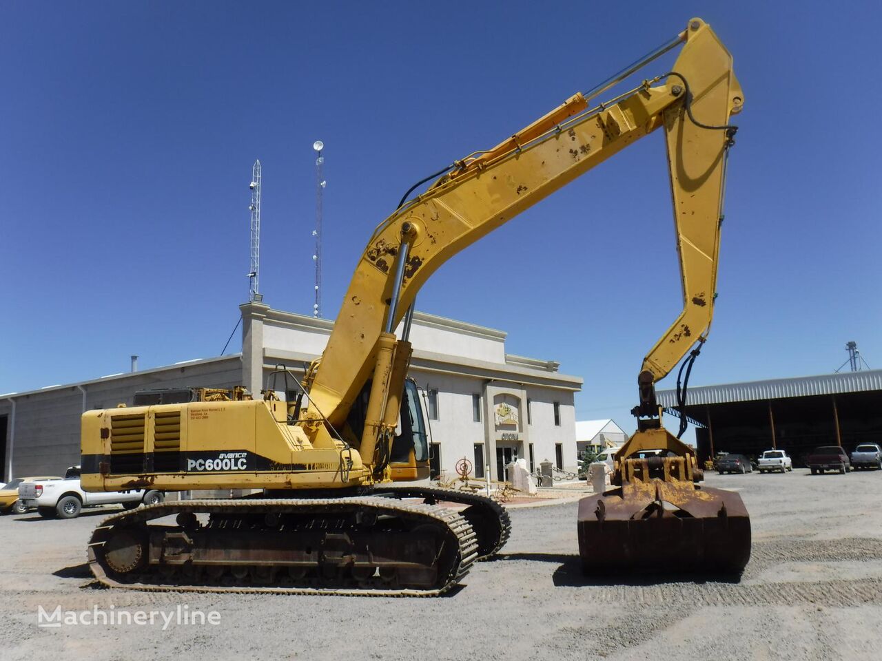 pásové rýpadlo Komatsu PC600LC-6