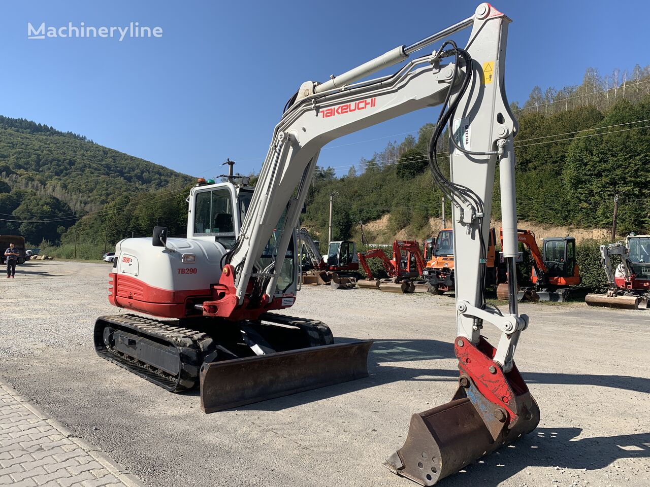 pásové rýpadlo Takeuchi TB290