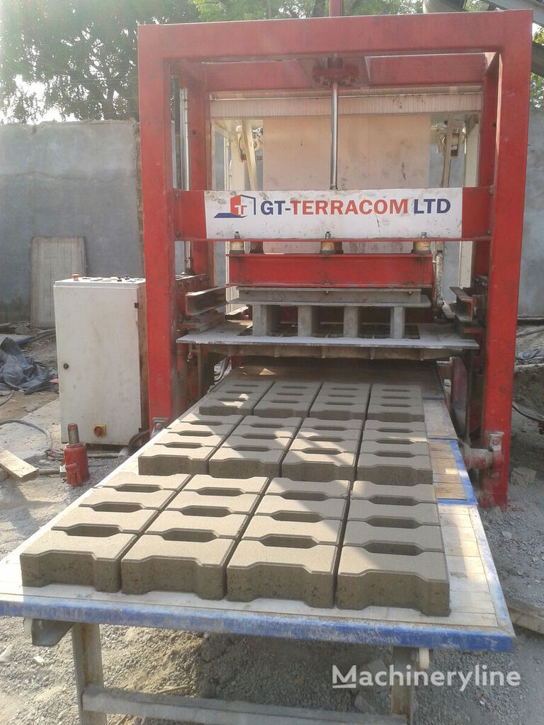 nový stroj na výrobu betonových prefabrikátů Conmach BLOCKKING-18MS
